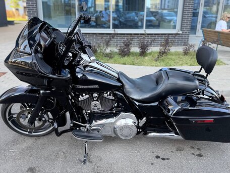 2016 Harley-Davidson Road Glide, чёрный, 1300000 рублей, вид 1