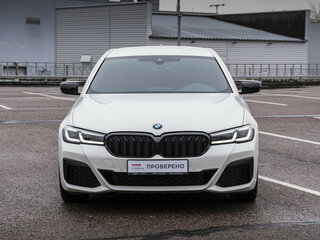 2020 BMW 5 серии 520d xDrive VII (G30/G31/G38) Рестайлинг, белый, 4570000 рублей, вид 3