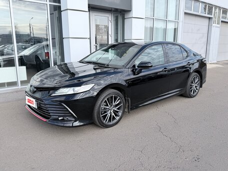 2021 Toyota Camry VIII (XV70) Рестайлинг, чёрный, 3780000 рублей, вид 1