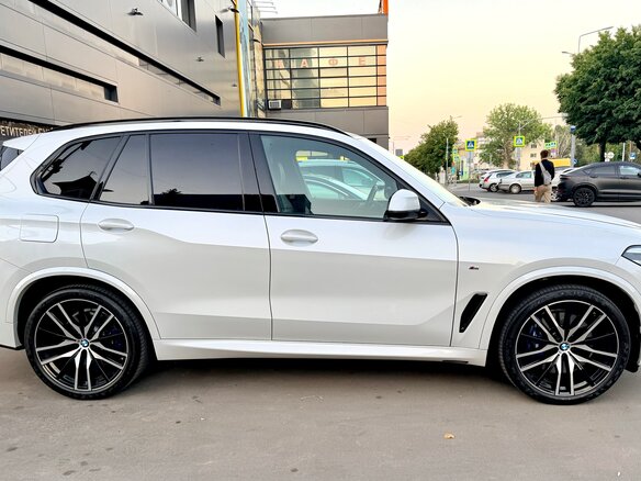 2019 BMW X5 40i IV (G05/G18), белый, 6999000 рублей - вид 16