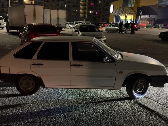 2000 Lada (ВАЗ) 21093i, белый, 150000 рублей - вид 3