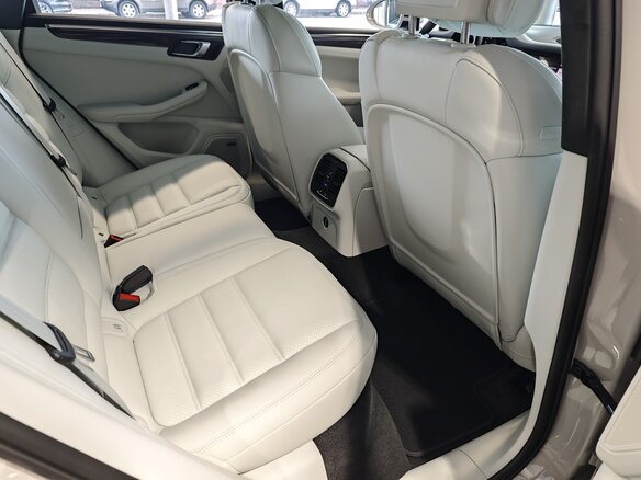 2025 Porsche Macan I Рестайлинг 2, серый, 13940000 рублей - вид 31