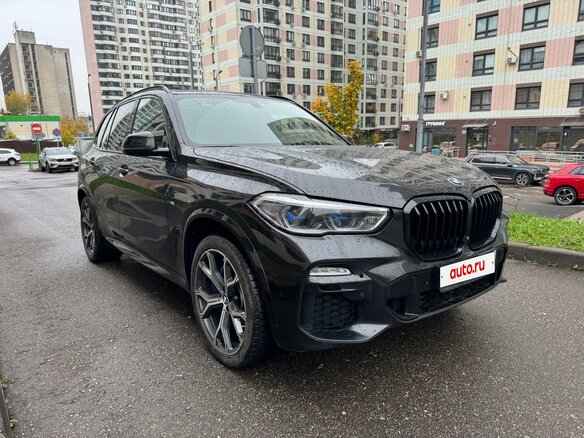 2018 BMW X5 50i IV (G05/G18), чёрный, 6600000 рублей - вид 1