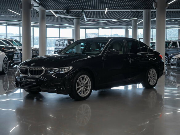 2021 BMW 3 серии 318i VII (G2x), чёрный, 2480000 рублей