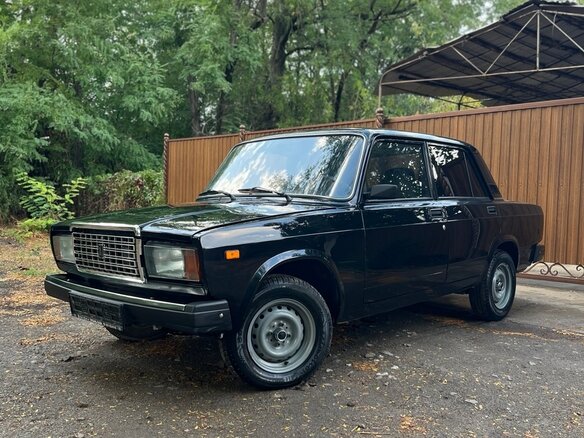 2010 Lada (ВАЗ) 2107, чёрный, 250000 рублей