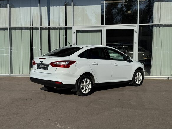 2015 Ford Focus III, белый, 825000 рублей - вид 4
