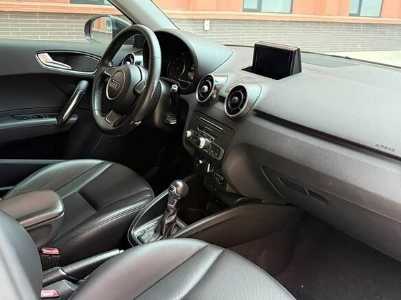 2016 Audi A1 I (8X) Рестайлинг, красный, 1150002 рублей - вид 10