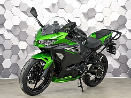 2024 Kawasaki Ninja 400, чёрный, 677000 рублей, вид 2