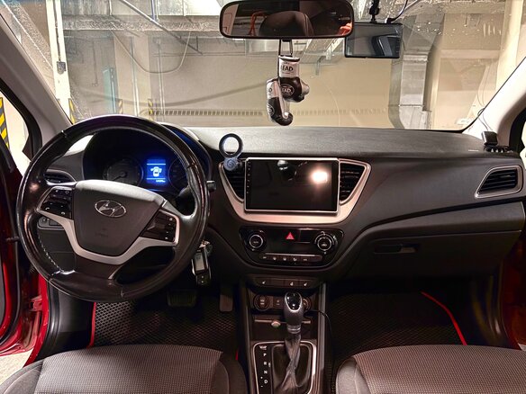 2017 Hyundai Solaris II, красный, 1250000 рублей - вид 4