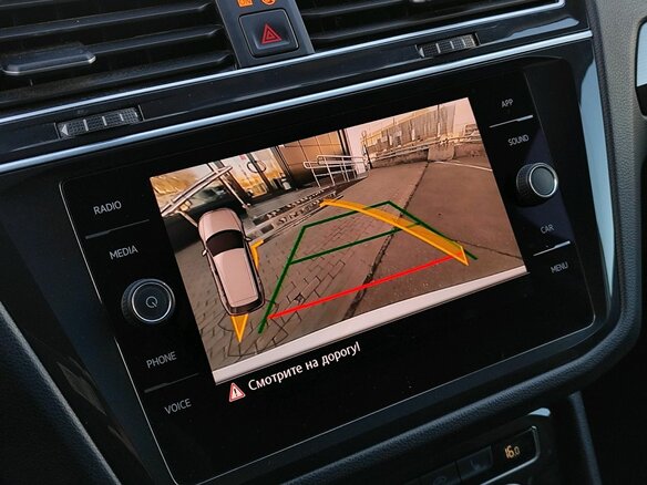 2020 Volkswagen Tiguan II, белый, 2479000 рублей - вид 15