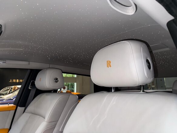 2023 Rolls-Royce Phantom Extended VIII Рестайлинг (Series II), чёрный, 47800000 рублей - вид 32