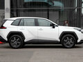 2026 Toyota RAV4 VI (XA60), белый - вид 2