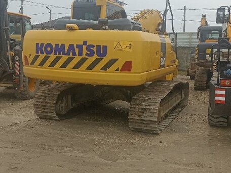 2022 Komatsu PC220-8, жёлтый, 10847000 рублей, вид 2