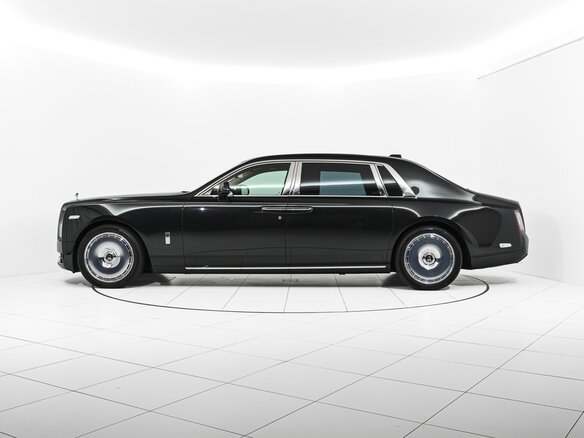 2024 Rolls-Royce Phantom VIII Рестайлинг (Series II), чёрный, 80000000 рублей - вид 4