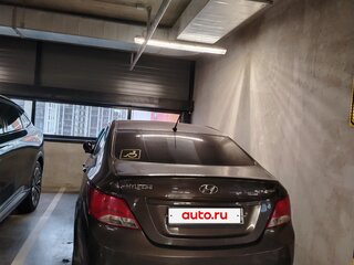 2015 Hyundai Solaris I Рестайлинг, коричневый, 990000 рублей, вид 2