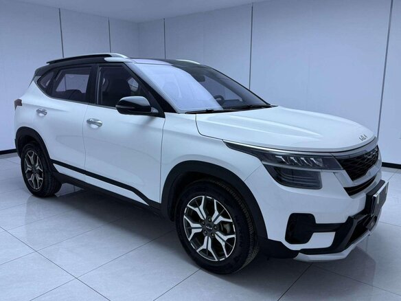 2023 Kia KX3, белый, 1575000 рублей - вид 2