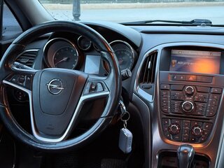 2011 Opel Astra J, белый, 720000 рублей, вид 4