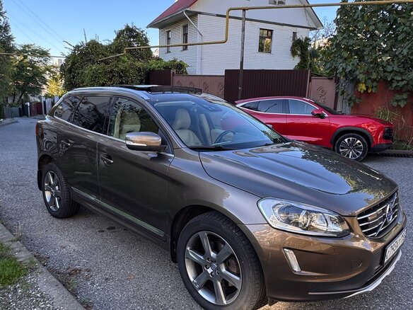 2014 Volvo XC60 I Рестайлинг, коричневый, 2800000 рублей - вид 1