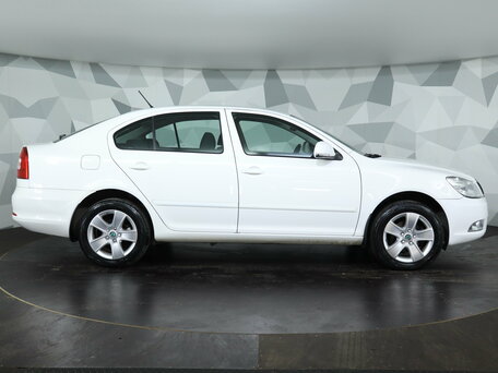 2013 Skoda Octavia II (A5) Рестайлинг, белый, 909000 рублей, вид 4