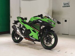 2019 Kawasaki Ninja 400, зелёный, 677000 рублей, вид 3