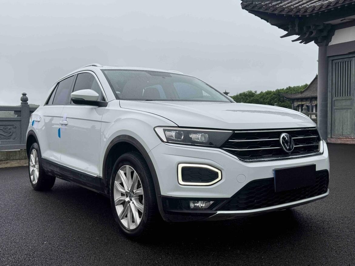 Открыть фотографии: Volkswagen T-Roc I (China Market)