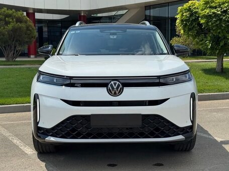 2026 Volkswagen Tavendor I Рестайлинг, серый, 5400000 рублей, вид 2