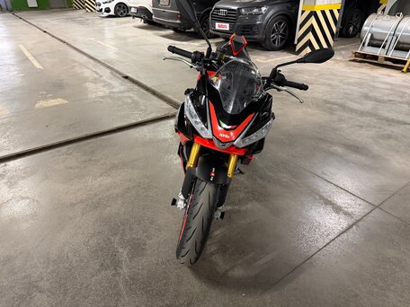 2021 Aprilia Tuono V4, красный, 1390000 рублей, вид 2