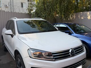 2016 Volkswagen Touareg II Рестайлинг, белый, 3000000 рублей, вид 1
