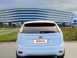 2010 Ford Focus II Рестайлинг, белый, 688000 рублей, вид 4