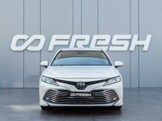 2019 Toyota Camry VIII (XV70), белый, 2690000 рублей, вид 3