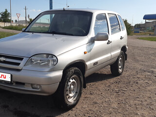 2004 Chevrolet Niva I, серебристый, 430000 рублей, вид 3