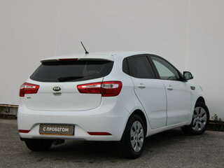 2013 Kia Rio III, белый, 510000 рублей, вид 4