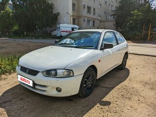 1999 Mitsubishi Mirage V, белый, 320000 рублей, вид 1