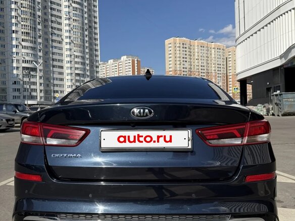 2019 Kia Optima IV Рестайлинг, синий, 2500000 рублей - вид 12