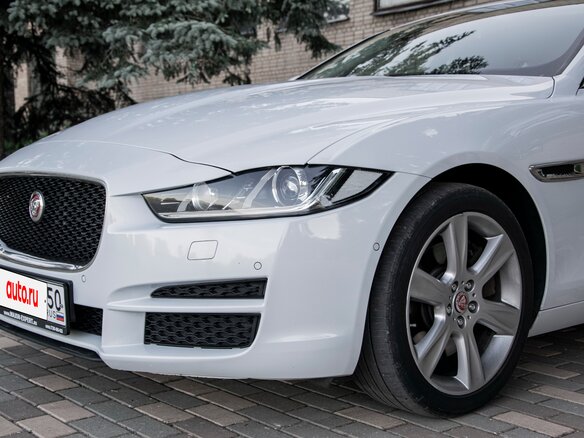 2016 Jaguar XE EcoBoost I, белый, 1800000 рублей - вид 13