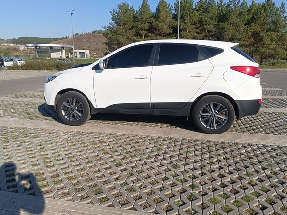 2014 Hyundai ix35 I Рестайлинг, белый, 1450000 рублей - вид 9