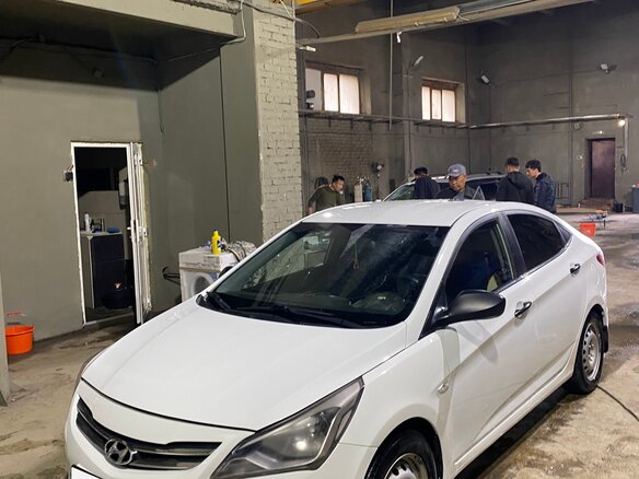 2016 Hyundai Solaris I Рестайлинг, белый, 680000 рублей - вид 2