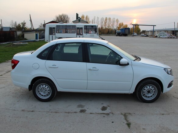 2024 Lada (ВАЗ) Granta I Рестайлинг, белый, 1050000 рублей - вид 5