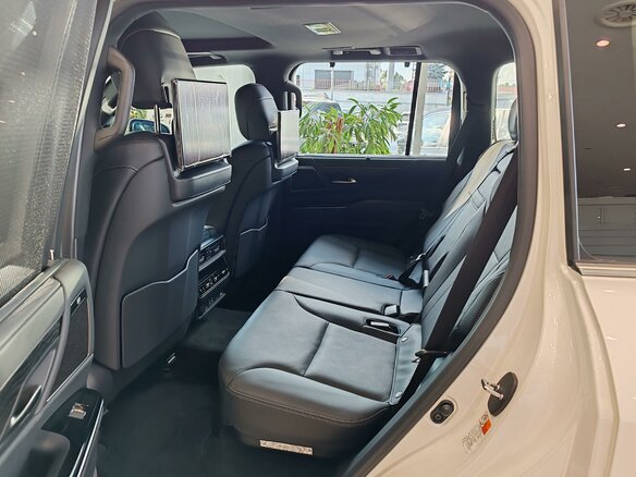 2026 Lexus LX 500d IV, белый, 19200000 рублей - вид 18