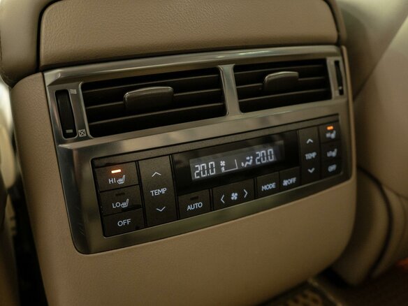 2007 Lexus LX 570 III, белый, 2299000 рублей - вид 23