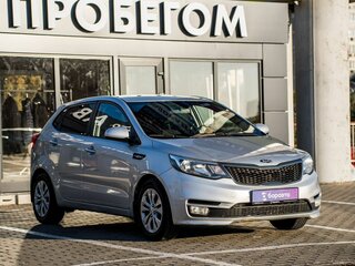 2016 Kia Rio III Рестайлинг, серебристый, 985000 рублей, вид 3