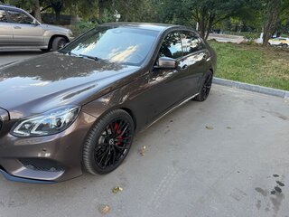 2013 Mercedes-Benz E-Класс 400 IV (W212, S212, C207) Рестайлинг, коричневый, 1900000 рублей, вид 1