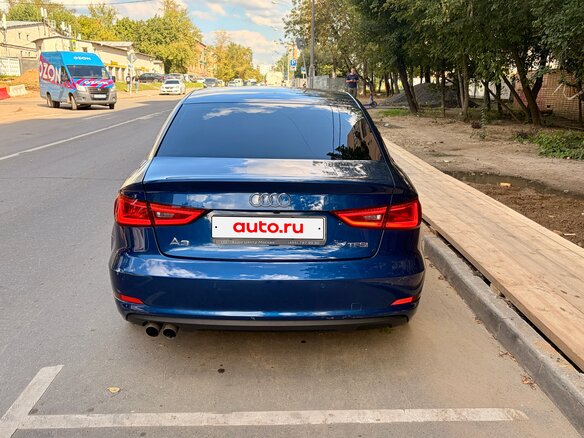 2015 Audi A3 III (8V), синий, 1400000 рублей - вид 1