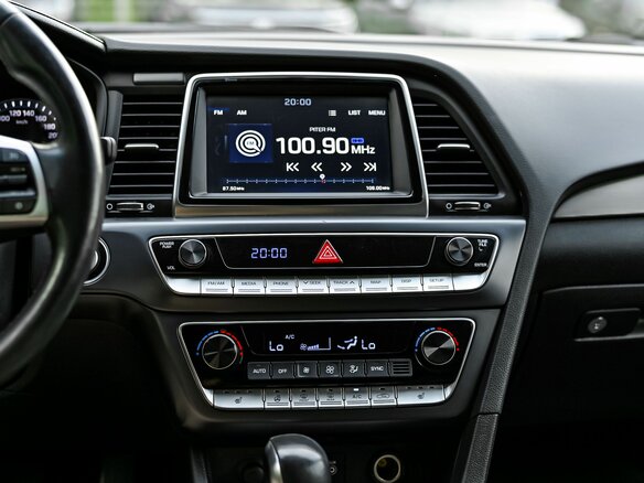 2018 Hyundai Sonata VII (LF) Рестайлинг, серебристый - вид 8