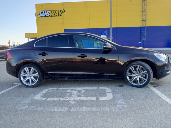 2013 Volvo S60 II, коричневый - вид 11