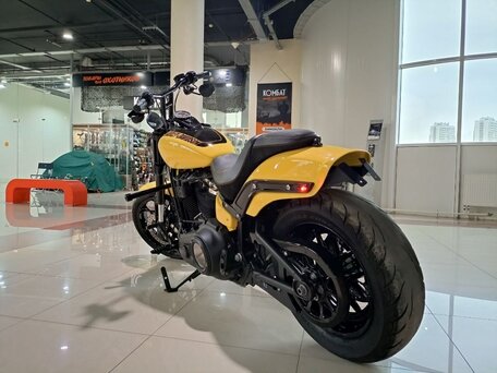 2018 Harley-Davidson Fat Bob, жёлтый, 1650000 рублей, вид 3