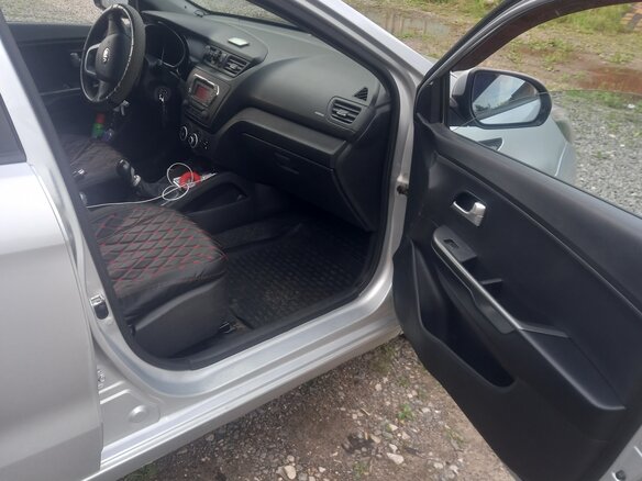 2013 Kia Rio III, серебристый, 450000 рублей - вид 5