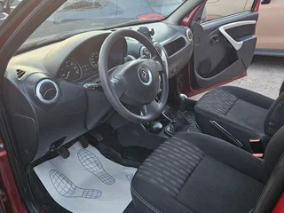 2013 Renault Sandero I, красный, 550000 рублей, вид 4