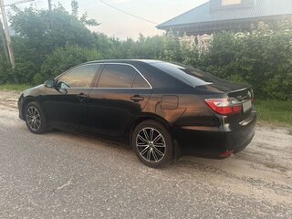 2015 Toyota Camry VII (XV50) Рестайлинг, чёрный, 1900000 рублей, вид 5