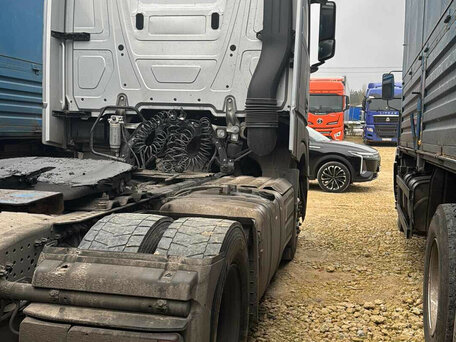 2023 Mercedes-Benz Actros, серый, 8999337 рублей, вид 3